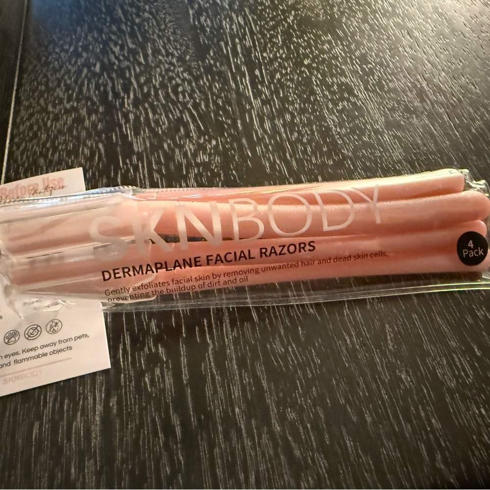 Pink Hair Identifier Spray and Razors Set - Picture 10 of 10